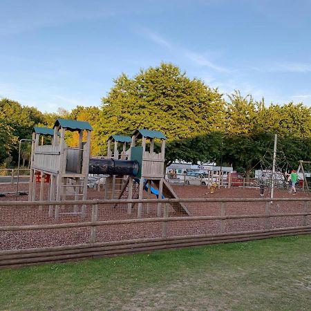 Norfolk Caravan Staycation Pet Friendly Belton with Browston Exterior foto