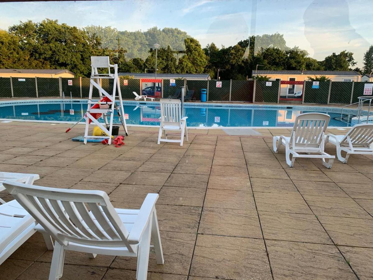 Norfolk Caravan Staycation Pet Friendly Belton with Browston Exterior foto